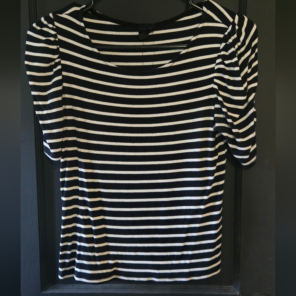 W5 Black and White Ruched 3/4 Sleeve Blouse